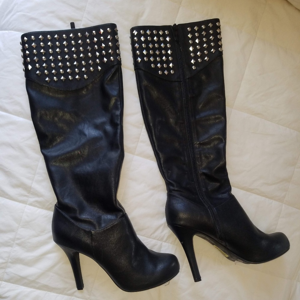 NWT!BCBG-Knee Boots